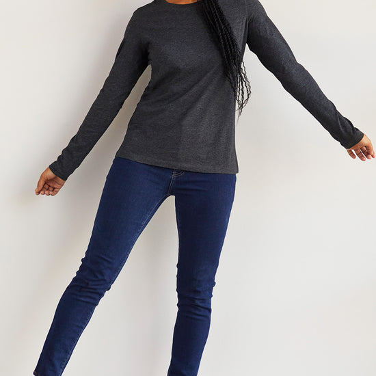 Women's 100% Organic Cotton Relaxed Long Sleeve Crew Neck T-Shirt | Dark Charcoal Grey Heather | Fair Indigo | Ethically Made Clothing | Fair Trade Clothes