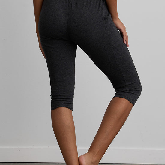 Women's 100% Organic Cotton Capri Leggings | Dark Charcoal Grey Heather | Fair Indigo | Ethically Made Clothing | Fair Trade Clothes