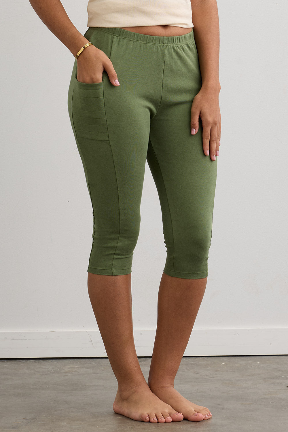Women's 100% Organic Cotton Capri Leggings | Willow Green | Fair Indigo | Ethically Made Clothing | Fair Trade Clothes