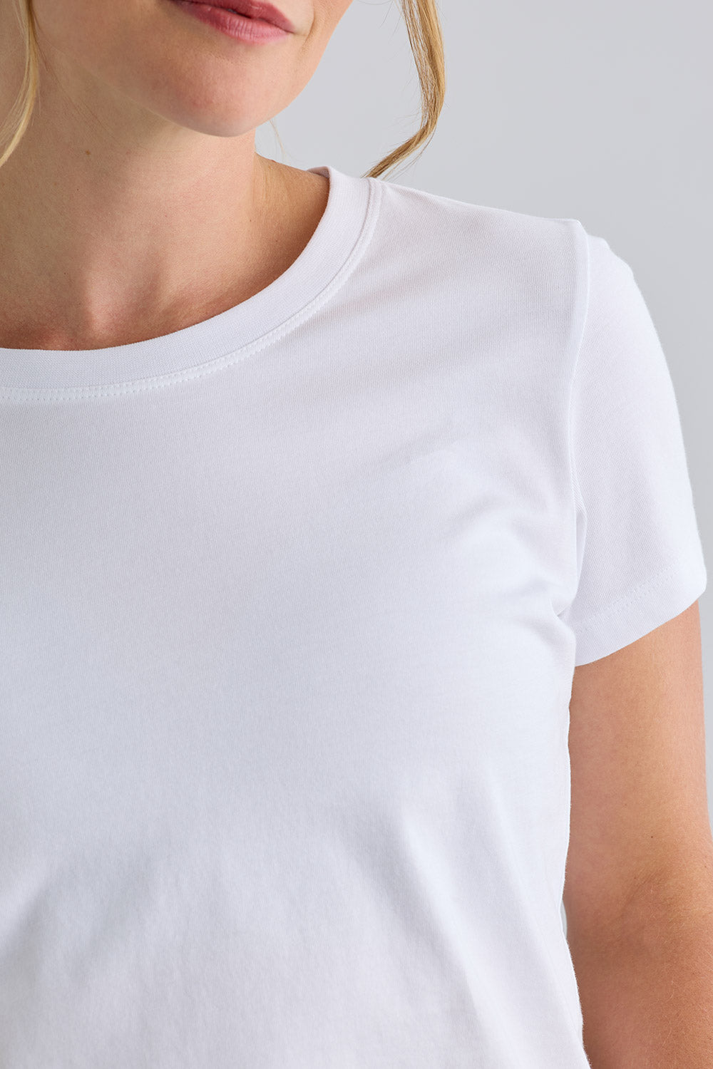 Women's Organic Cotton 100% Cotton Ultra Pura T-shirt | White | Fair Indigo | Ethically Made Clothing | Fair Trade Clothes